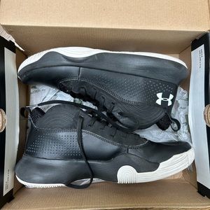 UNDER ARMOR BASKETBALL SHOES !!